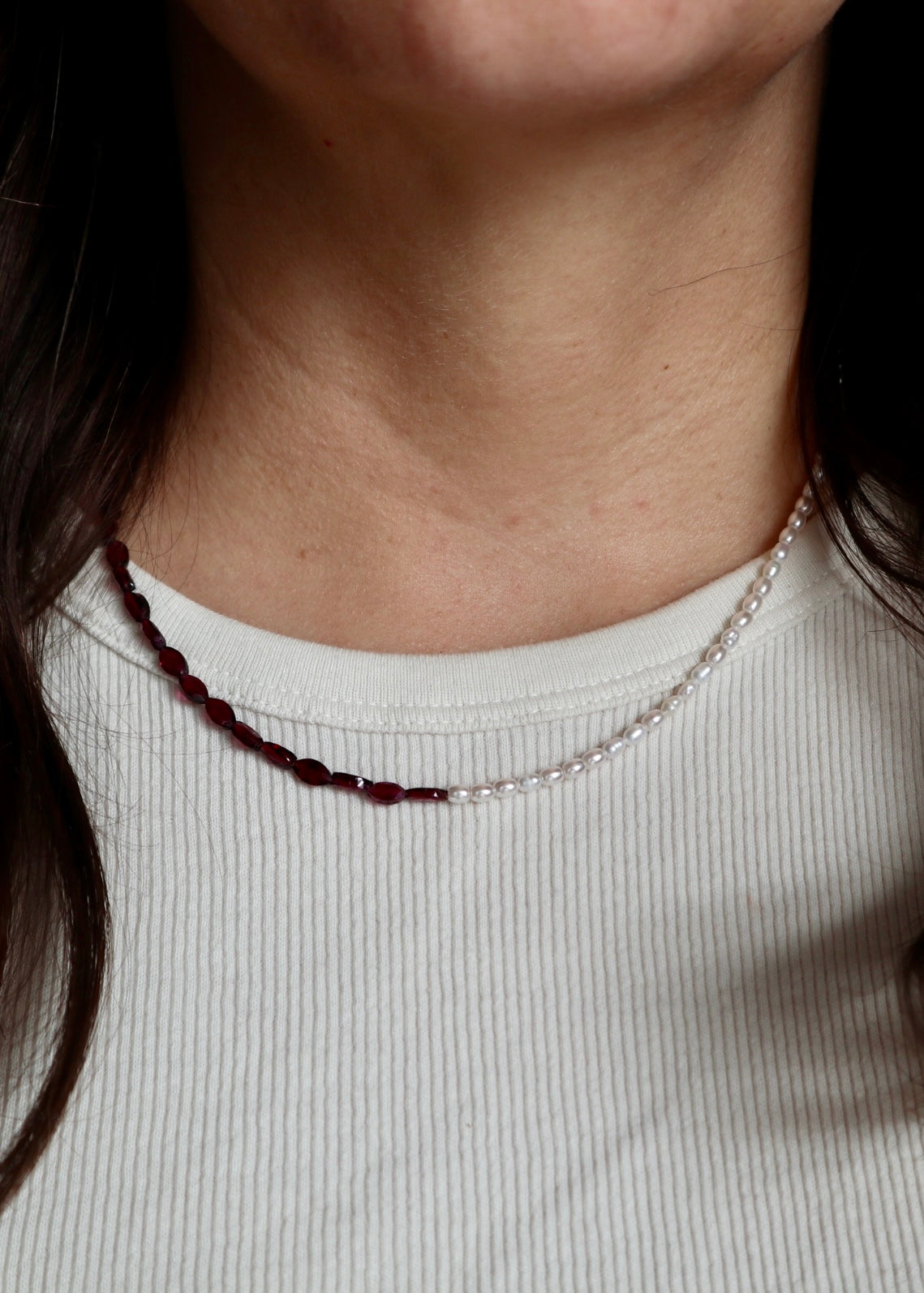 Garnelle – Garnet & Pearl Necklace