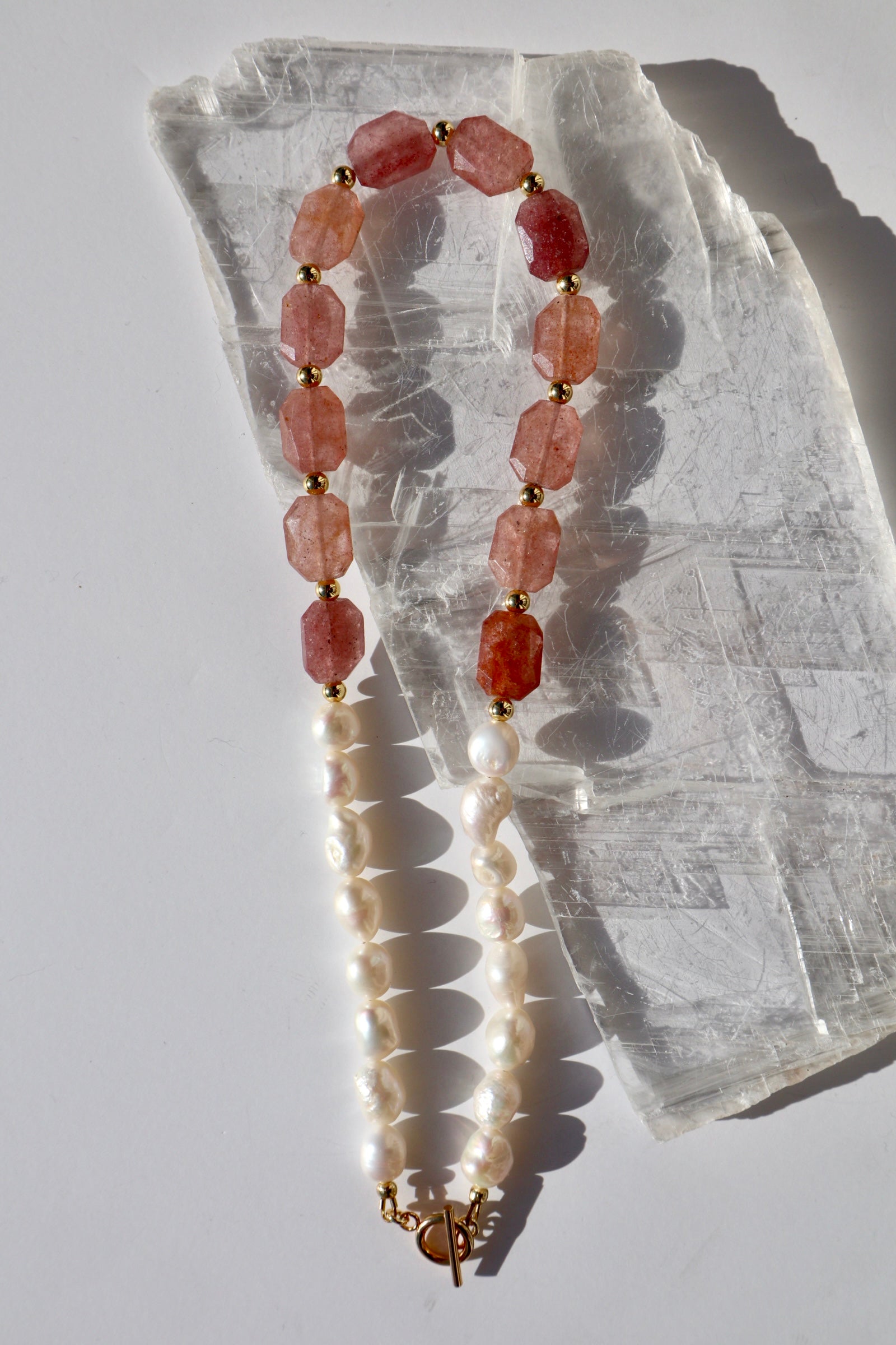 Azurea Blush – Strawberry Quartz & Pearl Necklace