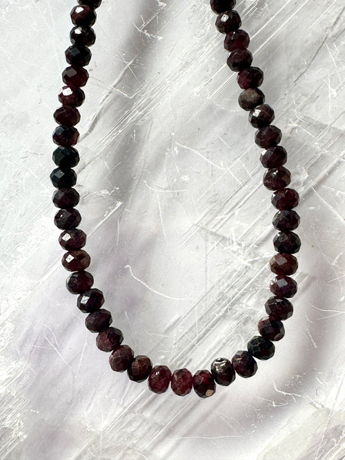 Brenna – Faceted Garnet Necklace